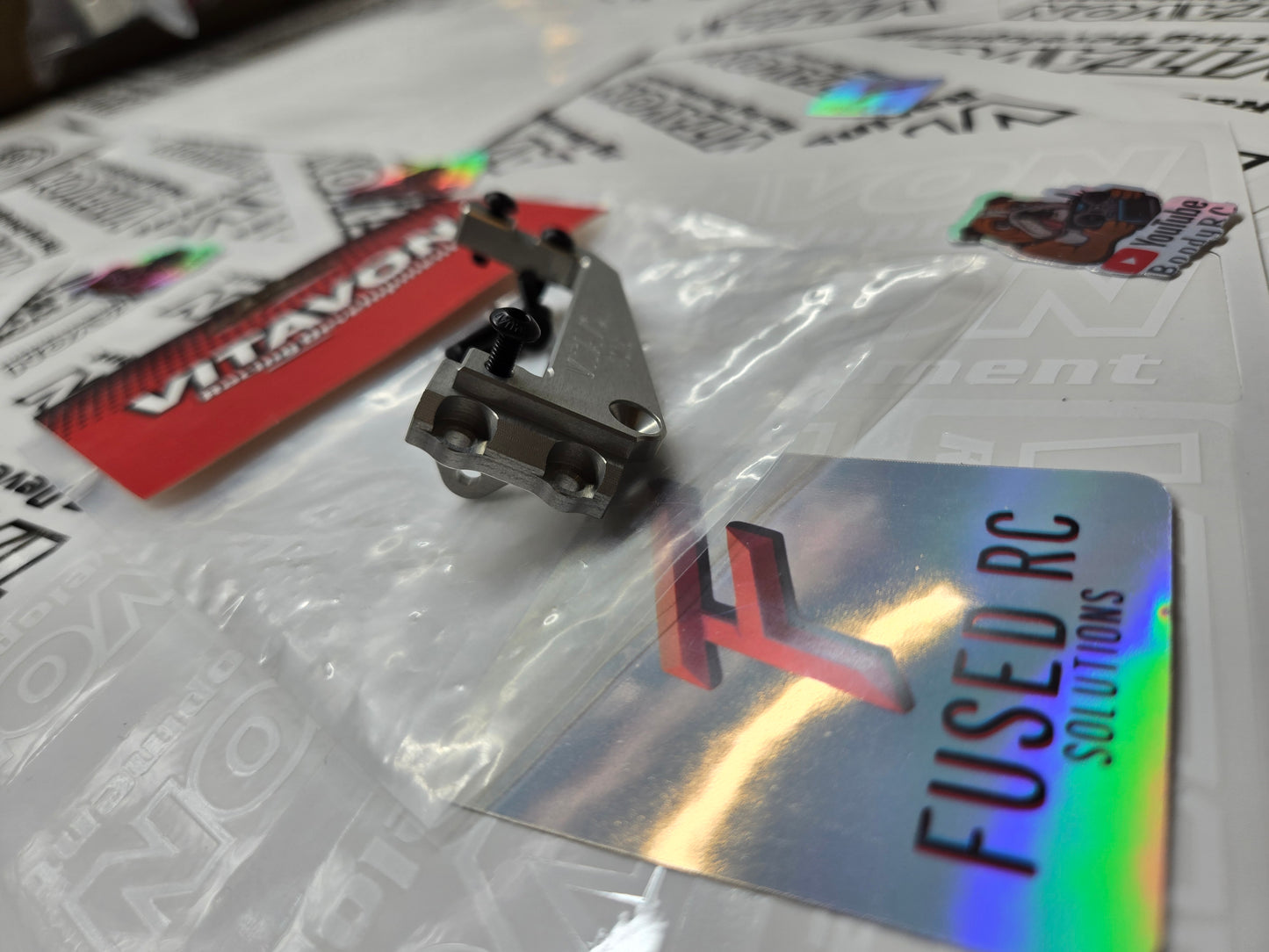 VITAVON -Vanquish H10 Optic CNC ALU7075 Servo Mount For VANQUISH STOCK/ALUM Front Axle Housing - Silver