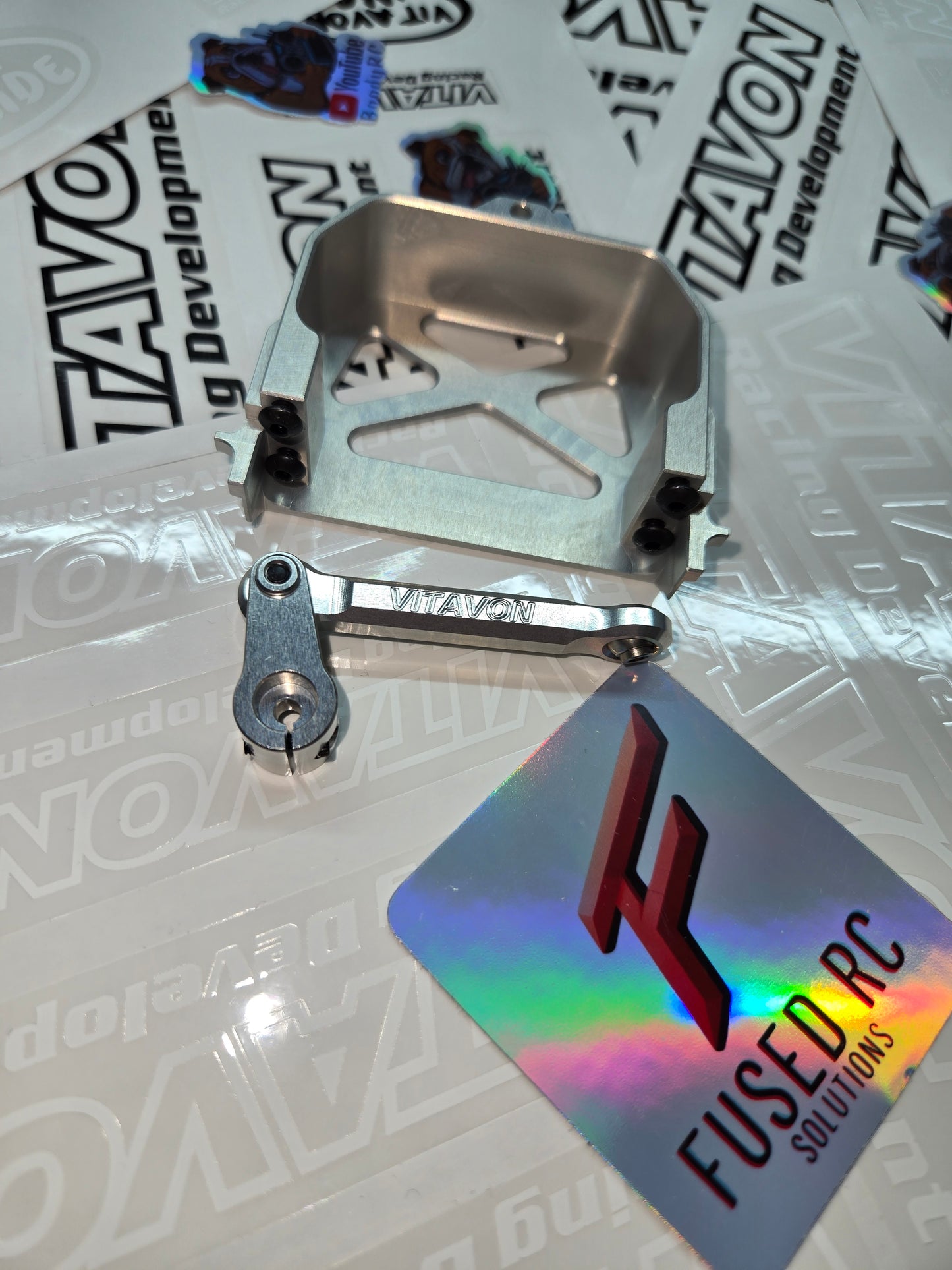 VITAVON CNC adapter for standard size servo+servo horn+link for MAXX1/10/ Traxxas MAXX/Slash