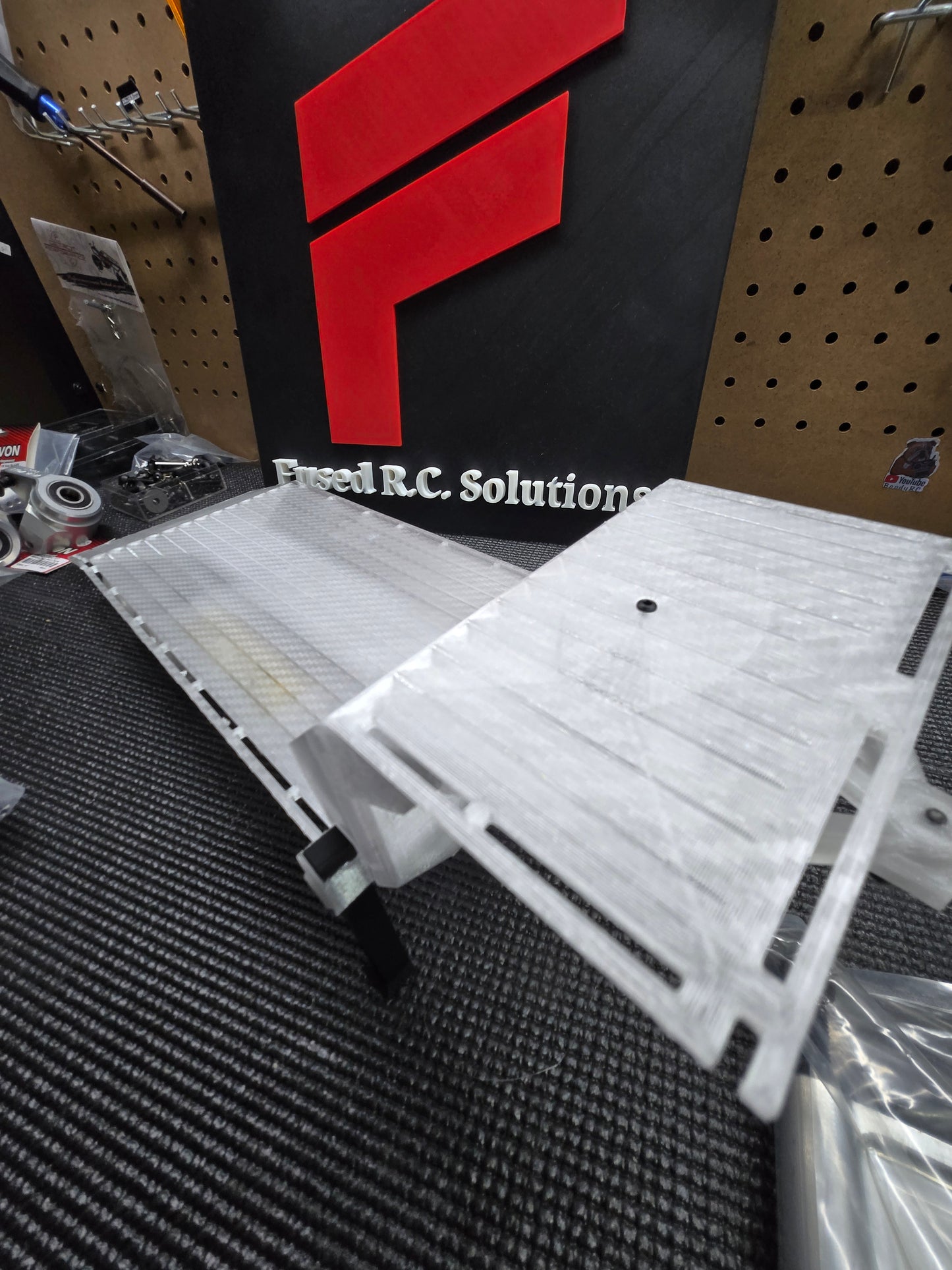 1/24 scale Fifth-Wheel Trailer
