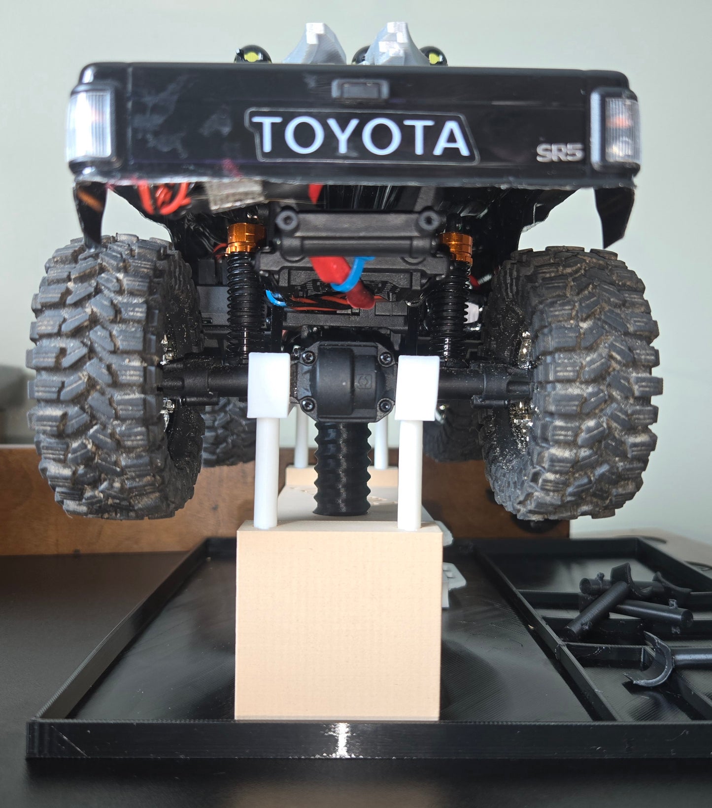 Work Stand with Mat for Micro Crawlers 1/18, 1/24